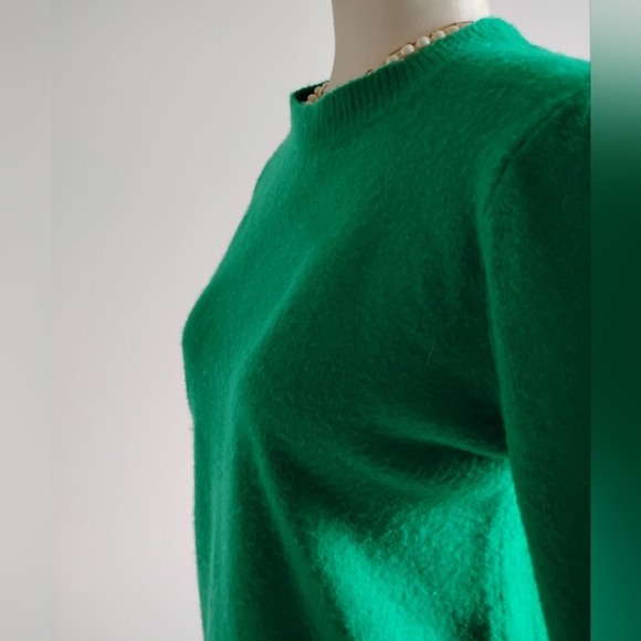 J. Crew Factory Extra Soft Crew Neck Sweater Bright Green Colorful Cozy Size XS - Picture 6 of 13